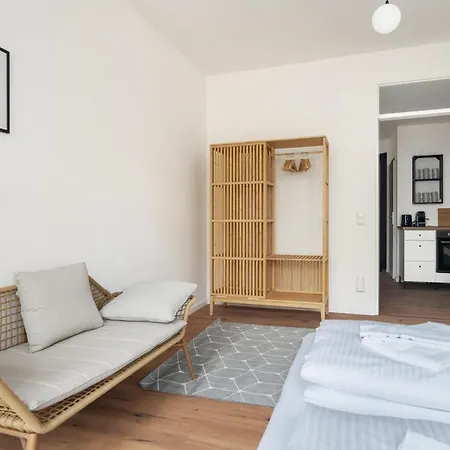 Bright & Spacious Апартаменты Берлин
