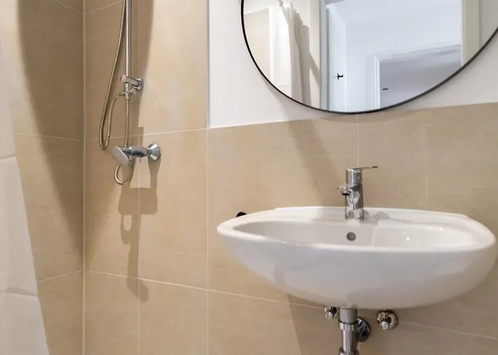 Bright & Spacious Apartament